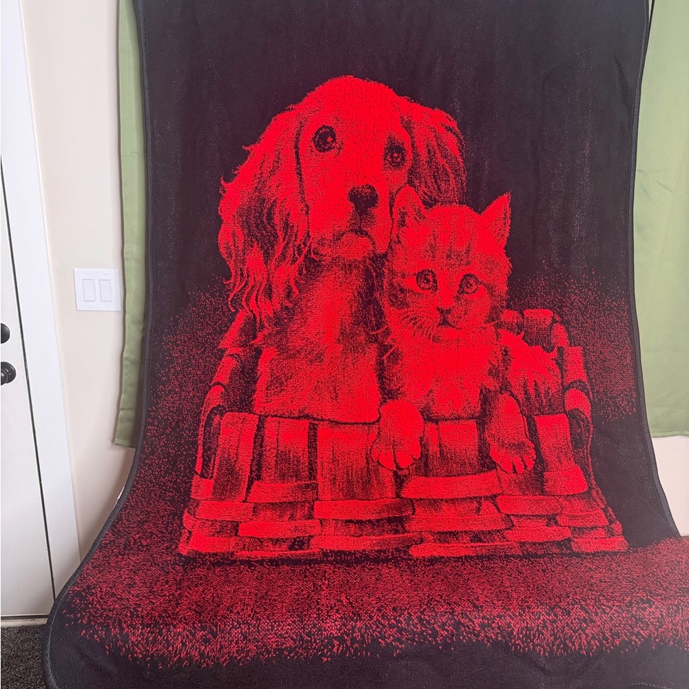 Vintage San Marcos Reversible Black/Red Dog & Cat in the Basket Throw Blanket - Picture 2 of 3